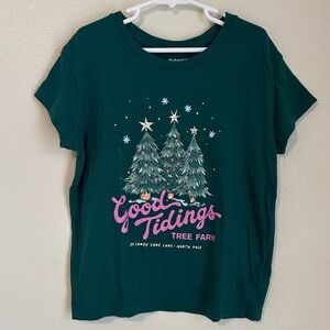 ❄️Old Navy Christmas Tree Tee❄️